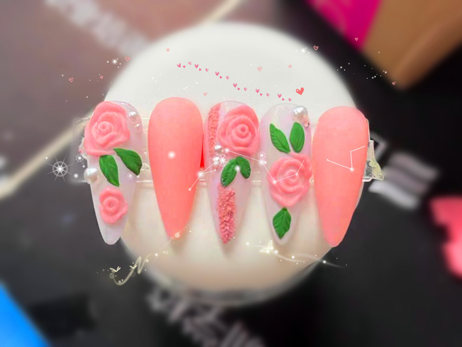 粉色玫瑰雕花美甲，南寧美甲學習