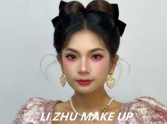 在逃公主造型，告訴南寧專業(yè)彩妝去哪學(xué)南寧專業(yè)彩妝去哪學(xué)？