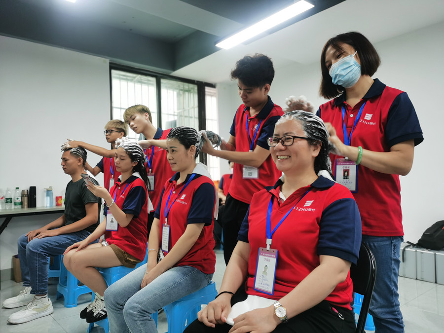 中式洗頭的過程 | 廣西學(xué)洗頭去哪里？