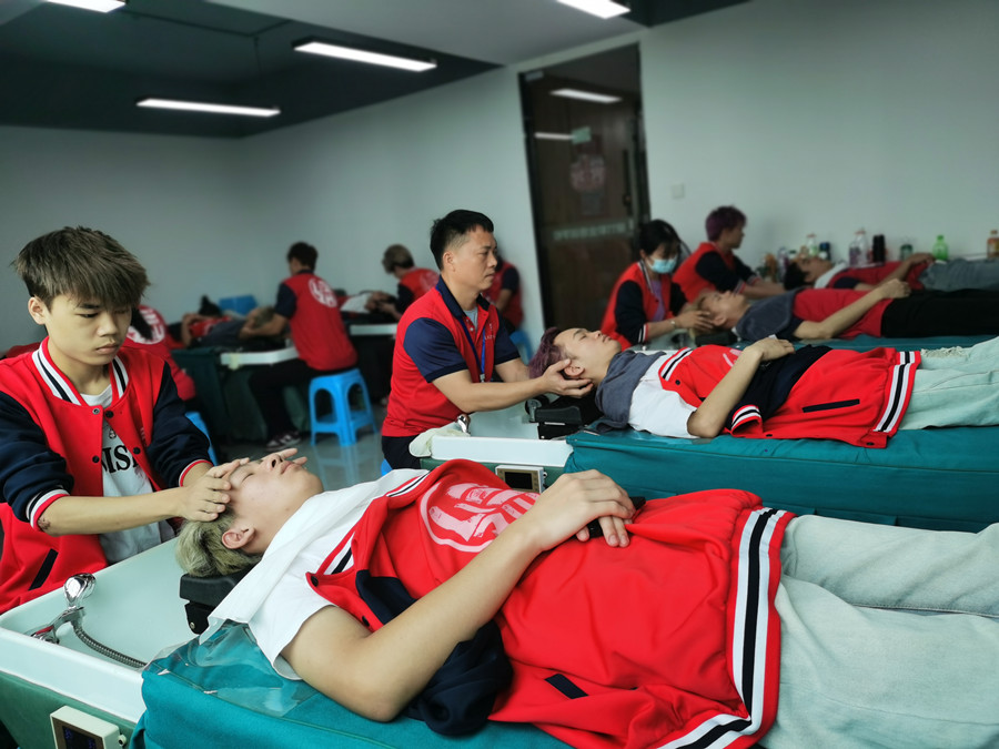 天天洗頭還是很油的原因，廣西學(xué)洗護洗頭