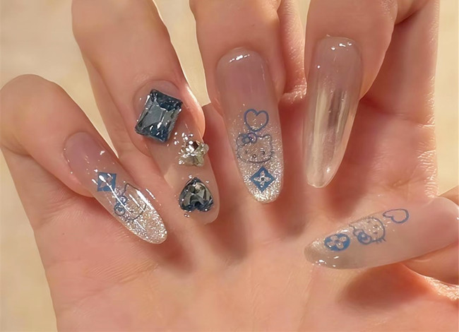 顯白藍(lán)色美甲，廣西美甲暑期速成班收集分享