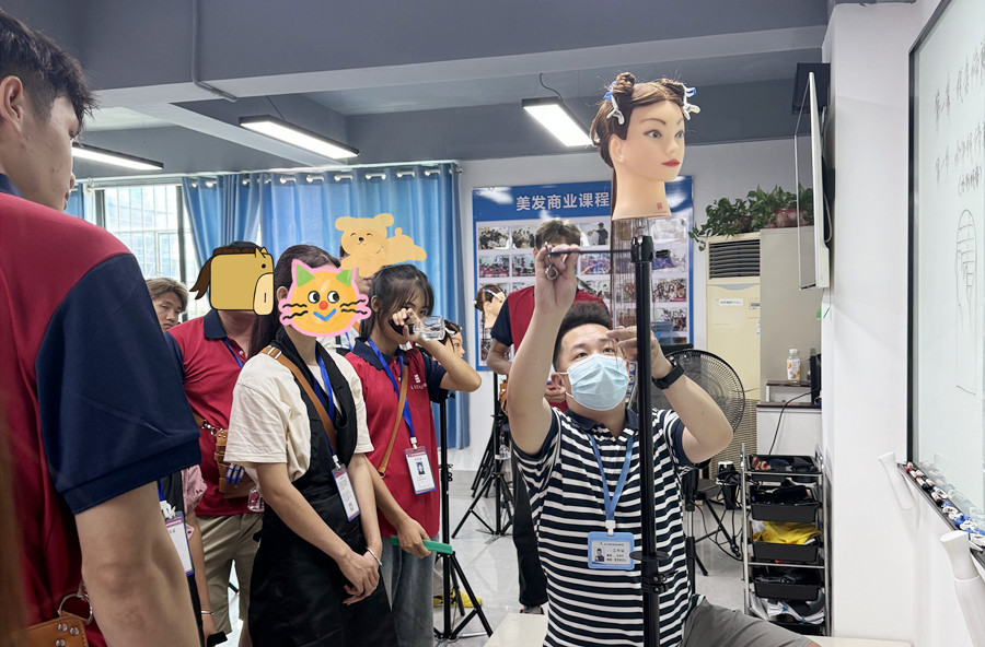 廣西男士剪發(fā)培訓(xùn)班講解：線(xiàn)條修剪的基礎(chǔ)知識(shí)