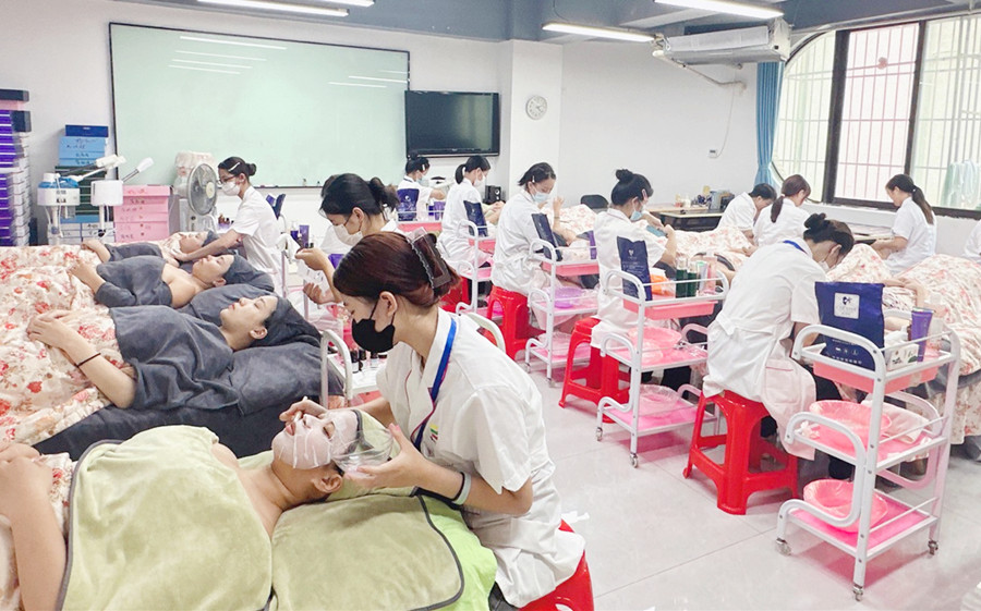 廣西美容護膚推薦：夏季肌膚老化快的原因和降溫妙招