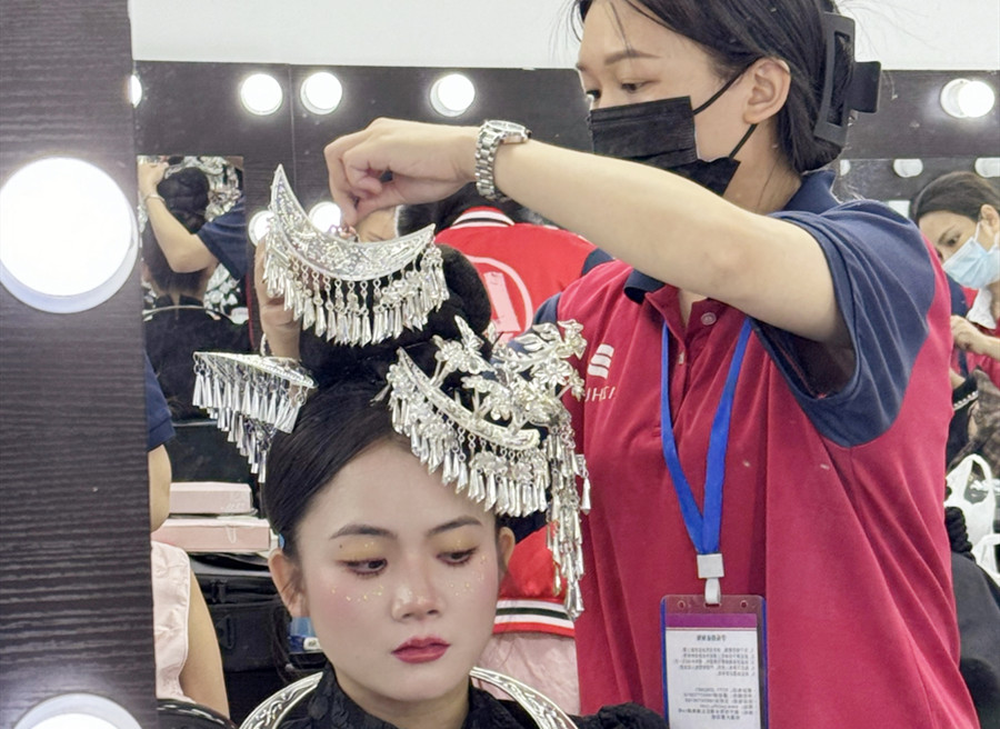 民族風(fēng)旅拍寫真，廣西彩妝訓(xùn)練作品