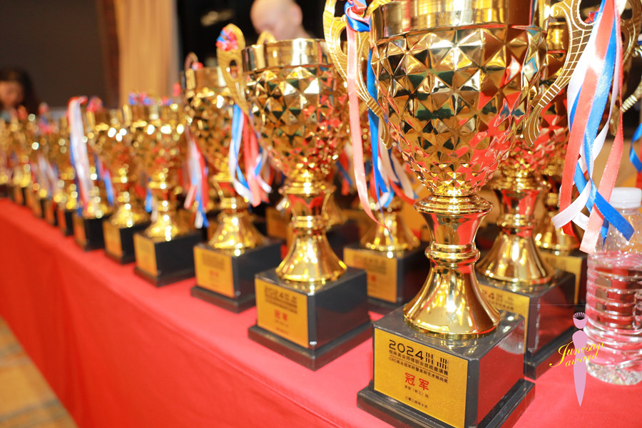 喜報(bào)！祝賀麗竹學(xué)校在桂林第三屆美業(yè)技能邀請(qǐng)賽榮耀加身