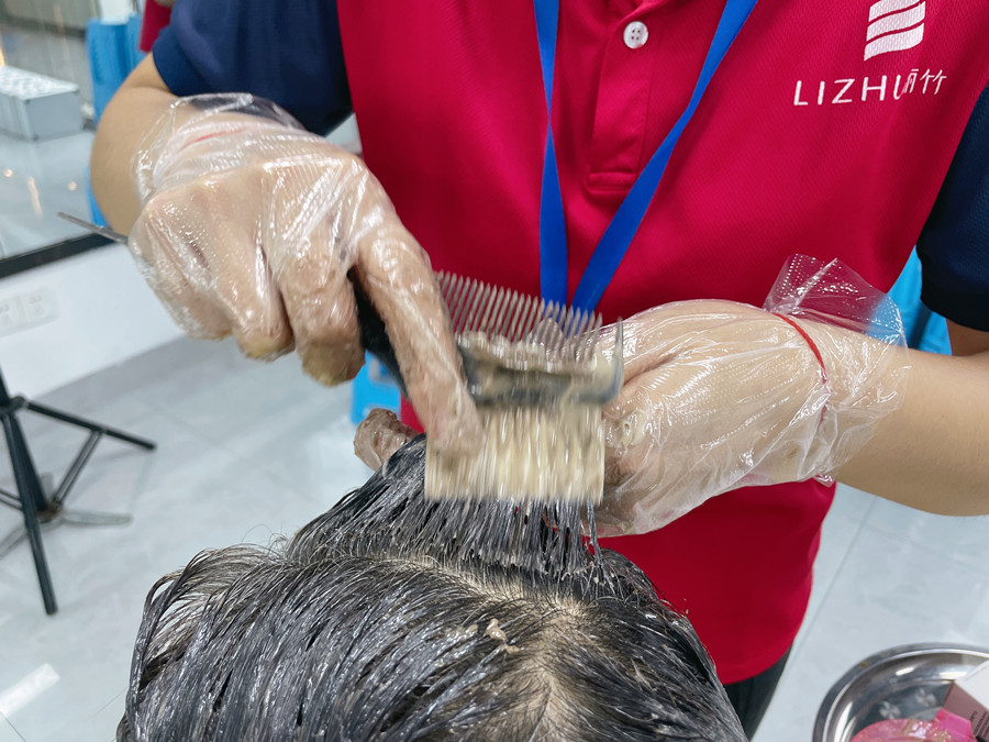 泡沫染發(fā)劑的使用技巧，廣西燙染培訓(xùn)學(xué)校分享