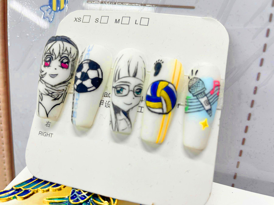 廣西美甲教育：什么是手繪美甲？