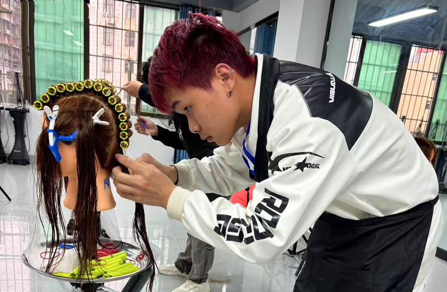 標(biāo)準(zhǔn)杠操作要點(diǎn)解析，廣西燙染培訓(xùn)排行總結(jié)