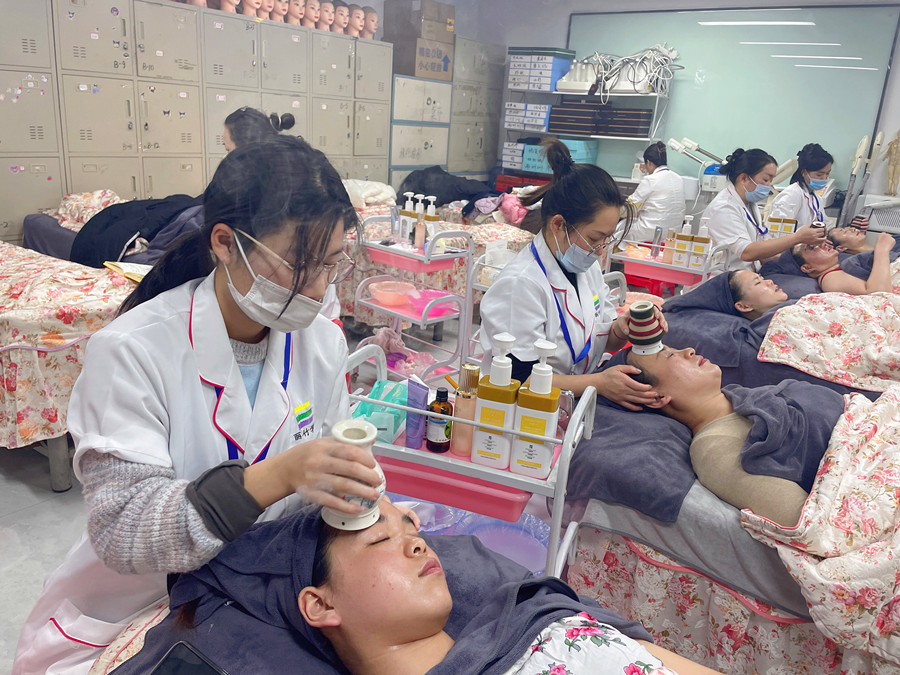 艾灸額頭的操作方法，從零基礎(chǔ)學(xué)艾灸