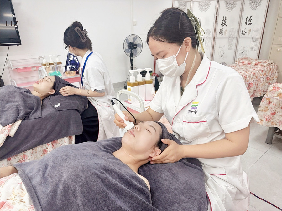 為什么要學(xué)會使用美容儀？廣西皮膚管理教學(xué)