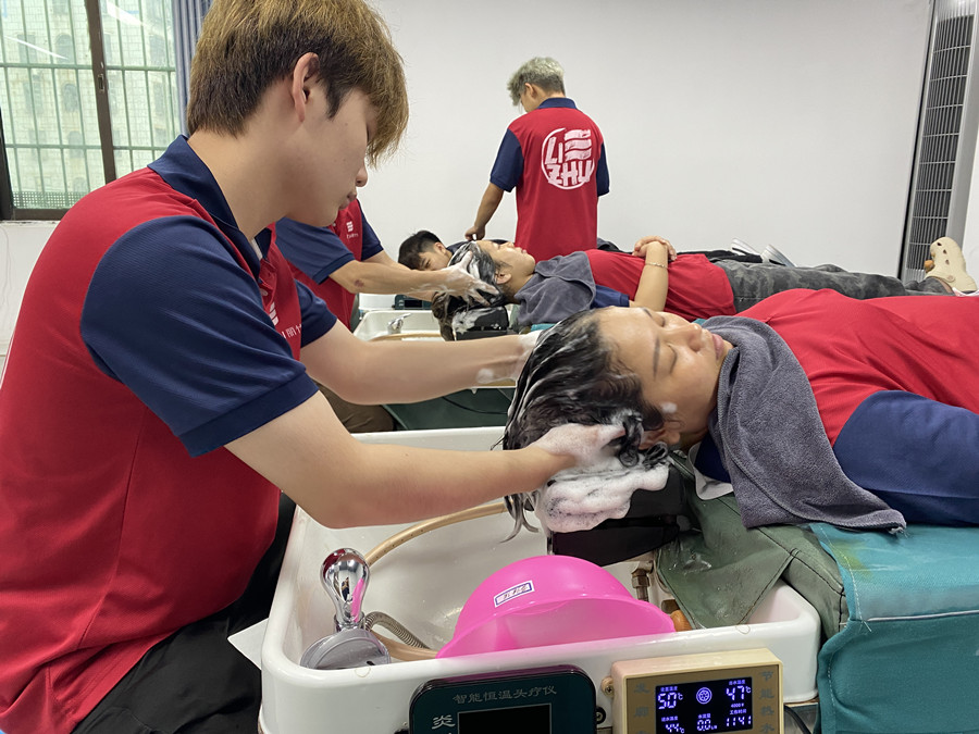 如何成為一個(gè)合格的美發(fā)洗護(hù)師？南寧洗頭專(zhuān)業(yè)