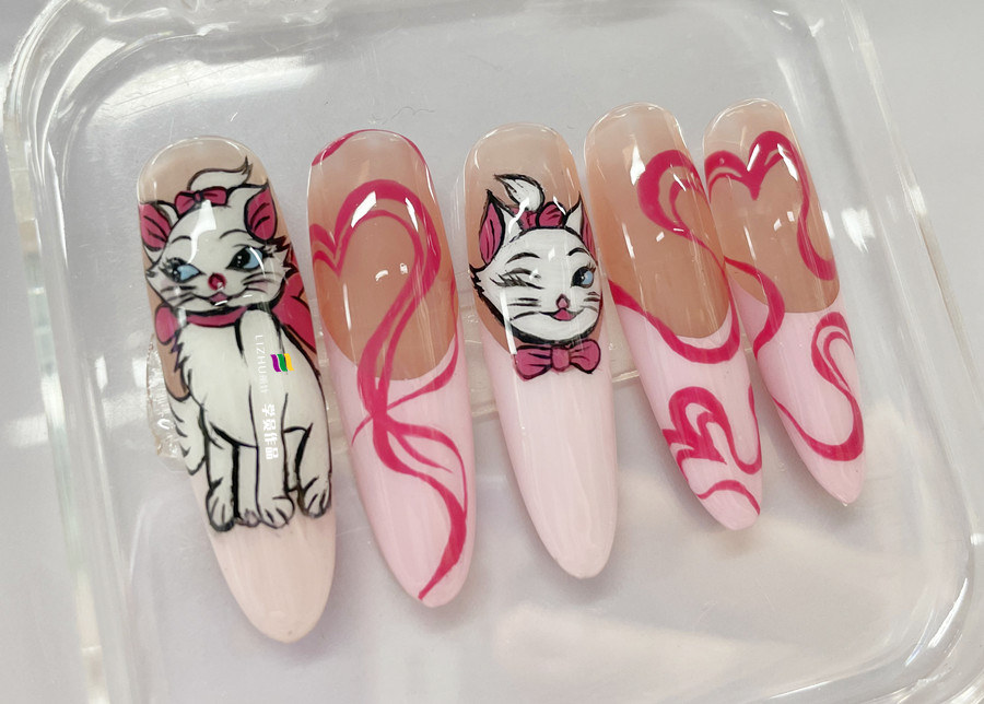 手繪瑪麗貓美甲，廣西美甲實(shí)操作品