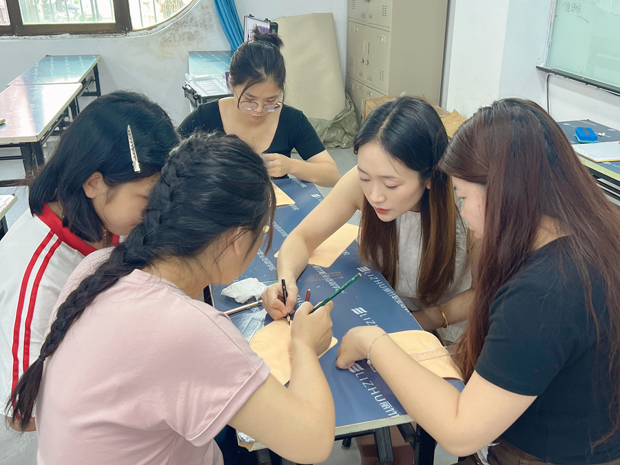 仿皮紋眉設(shè)計(jì)練習(xí) ，告訴你廣西紋繡學(xué)習(xí)哪里專業(yè)