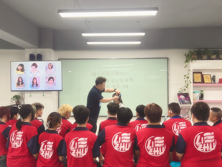 不同臉型適合的劉海類型，南寧剪發(fā)學(xué)習(xí)分享