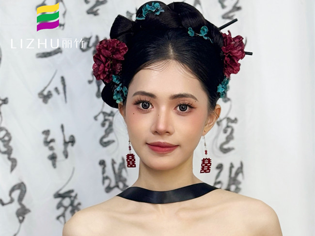 南寧彩妝造型學校作品解析---新中式造型