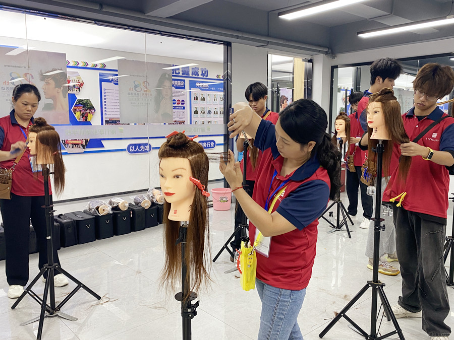 想在廣西學(xué)女士剪發(fā)，廣西美發(fā)怎么招生