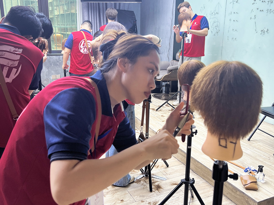 美發(fā)新手核心技術(shù)點(diǎn)，廣西剪發(fā)造型學(xué)校分享