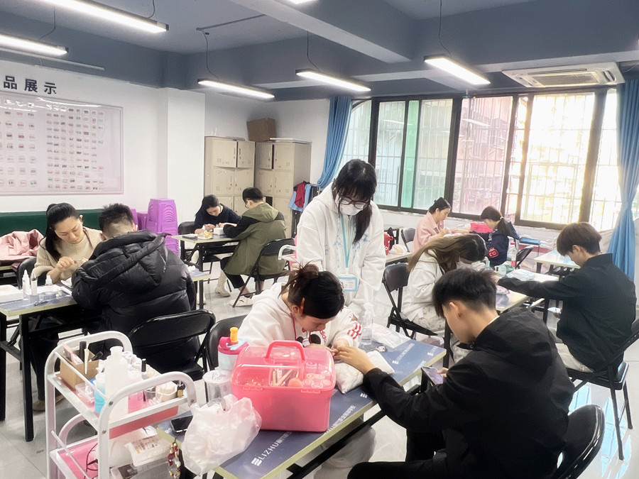 傳統(tǒng)美甲前置處理，南寧美甲專業(yè)教學(xué)講解