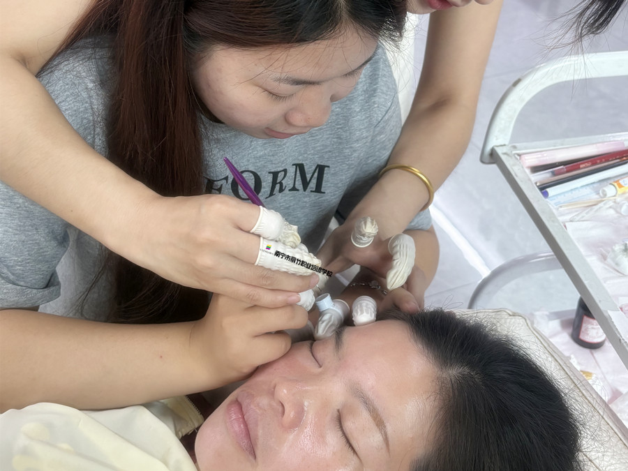 廣西紋眉操作：紋眉脫痂后為什么不上色？