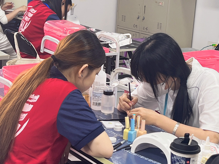 南寧美甲學(xué)習(xí)：零基礎(chǔ)學(xué)美甲無從下手？