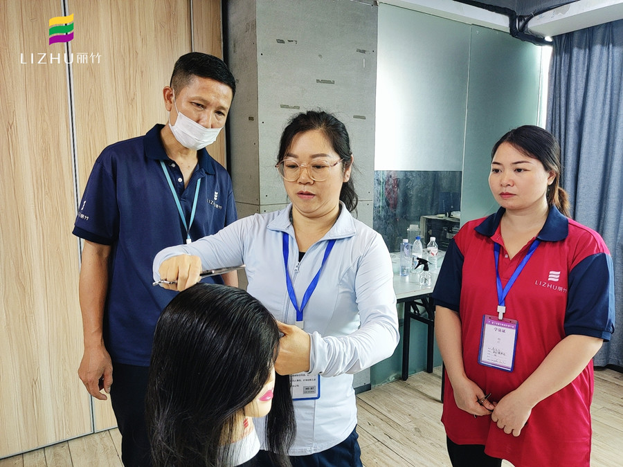 現(xiàn)報現(xiàn)學(xué)，南寧美發(fā)學(xué)校誠信口碑受稱贊
